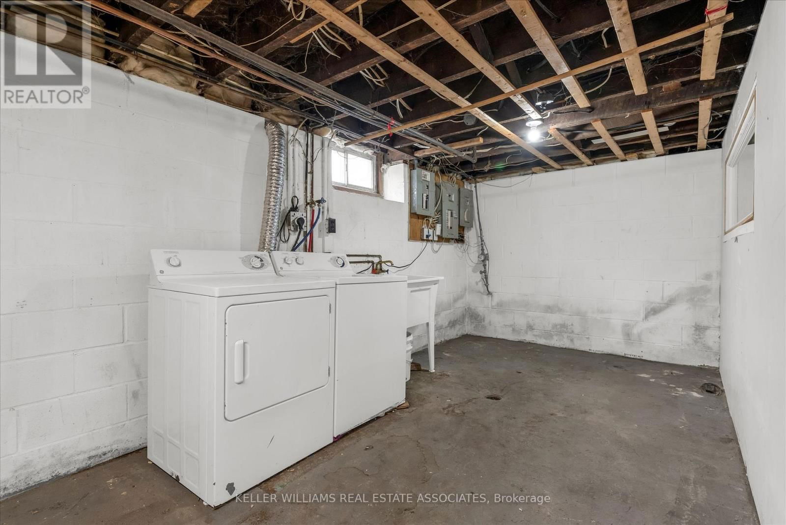 180 PINE STREET SOUTH Image 21