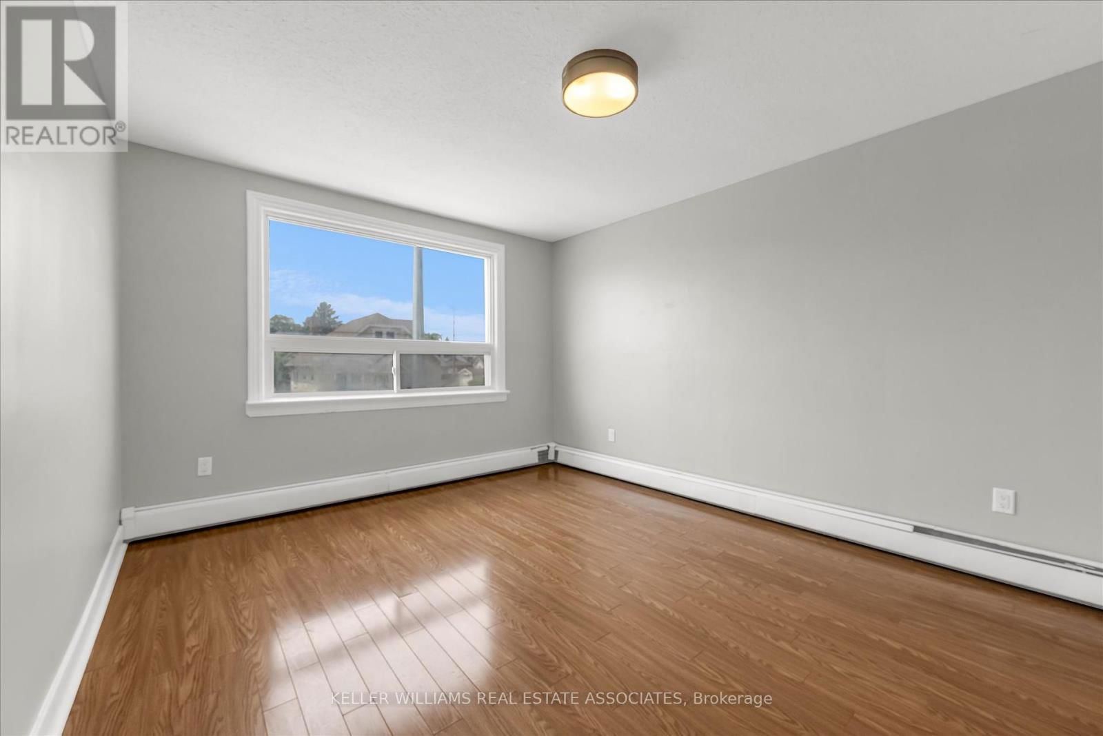 180 PINE STREET SOUTH Image 30