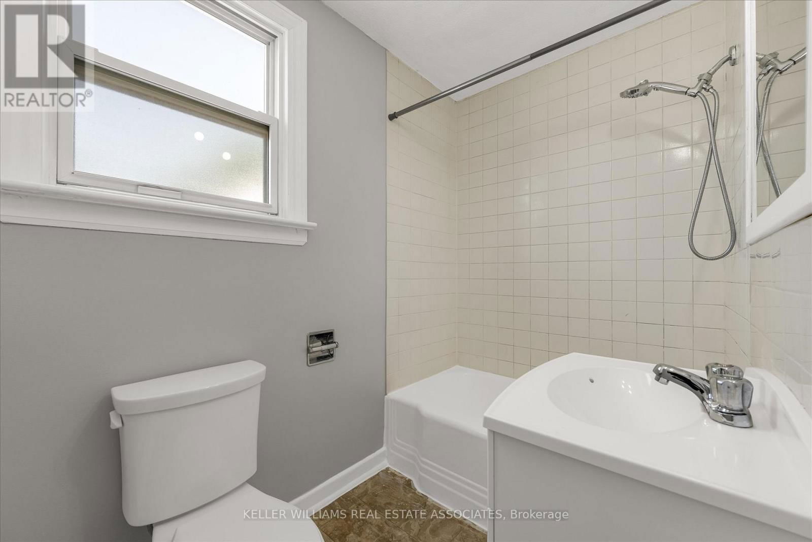 180 PINE STREET SOUTH Image 32