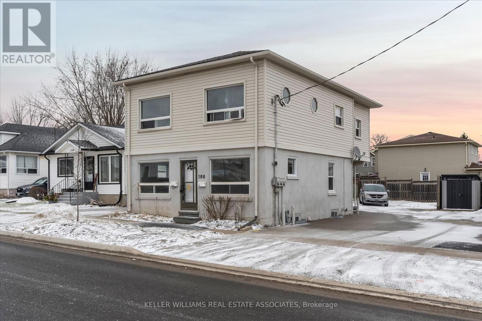 180 PINE STREET SOUTH Image 33