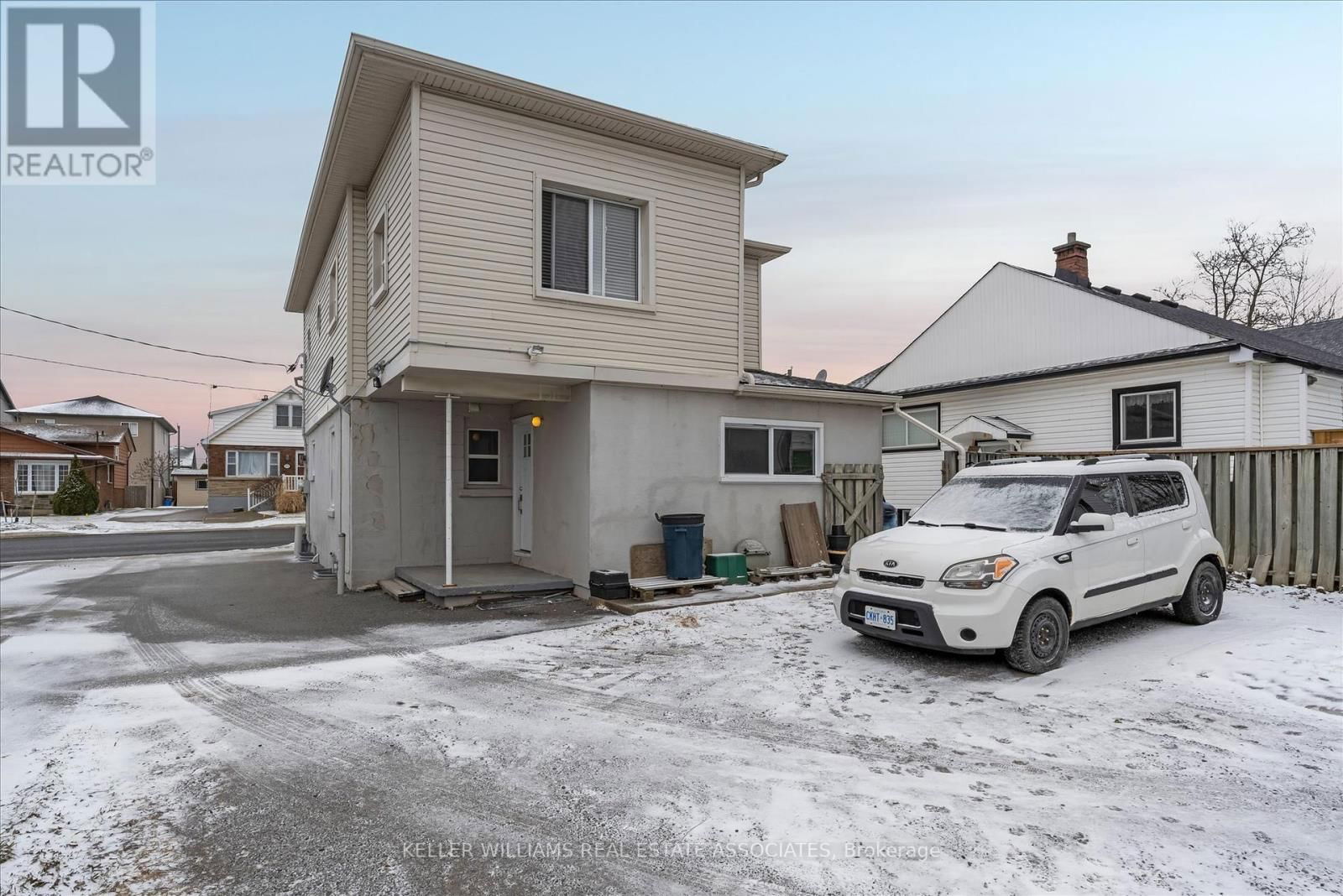 180 PINE STREET SOUTH Image 34