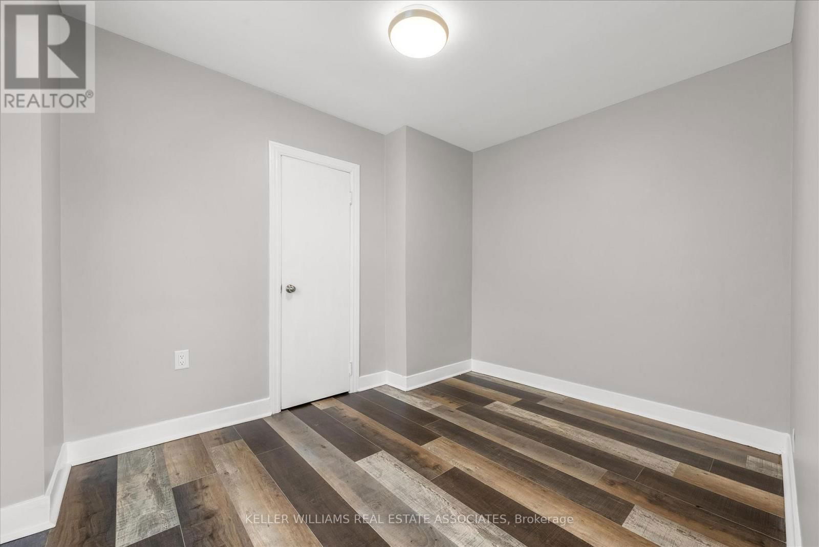 180 PINE STREET SOUTH Image 8