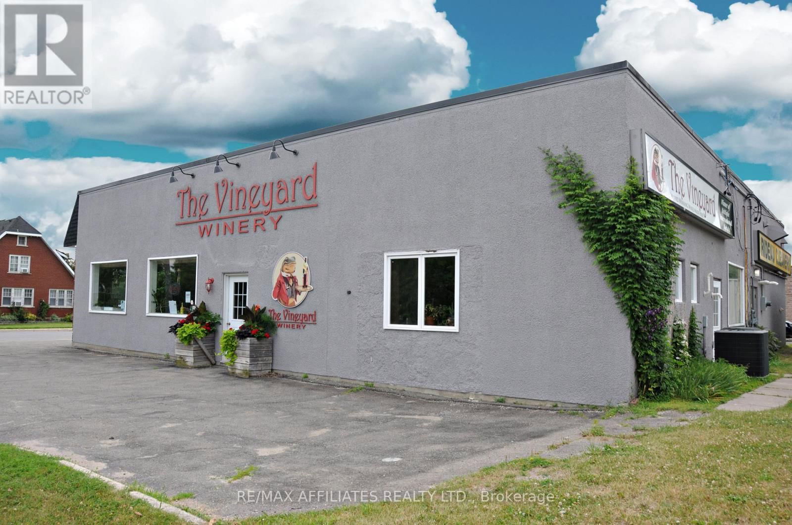 15 BROADVIEW AVENUE EAST Image 1