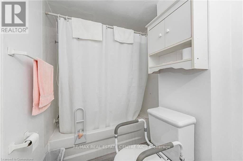 100 ROSEVIEW AVENUE Image 10