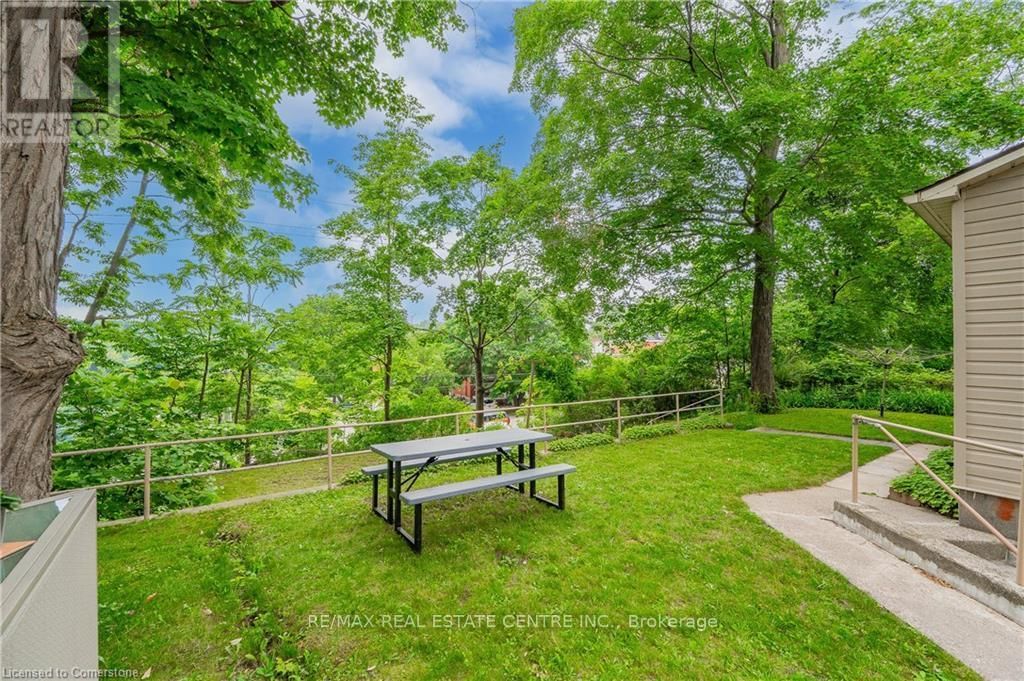 100 ROSEVIEW AVENUE Image 15