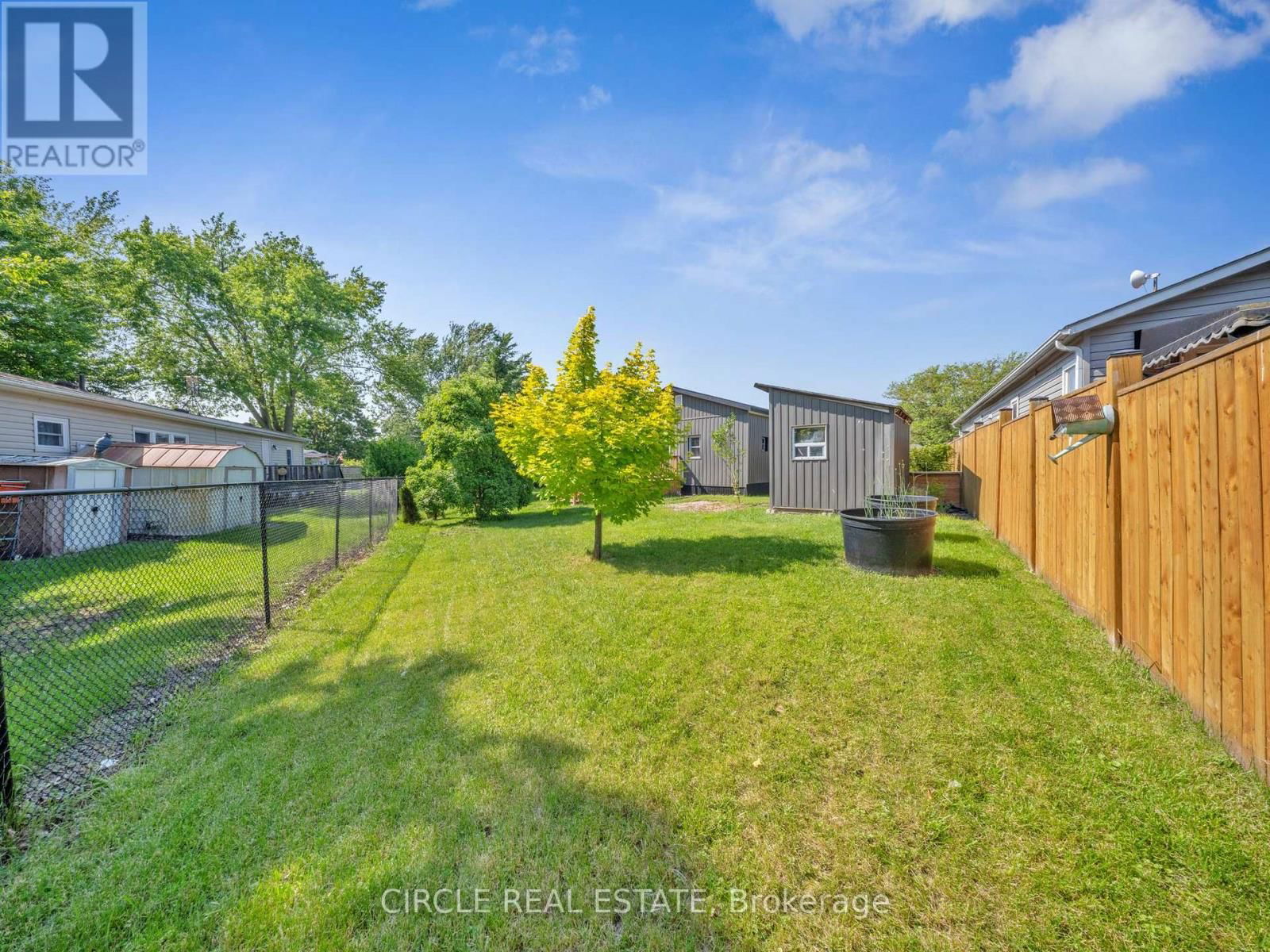 5 MAPLE DRIVE Image 10
