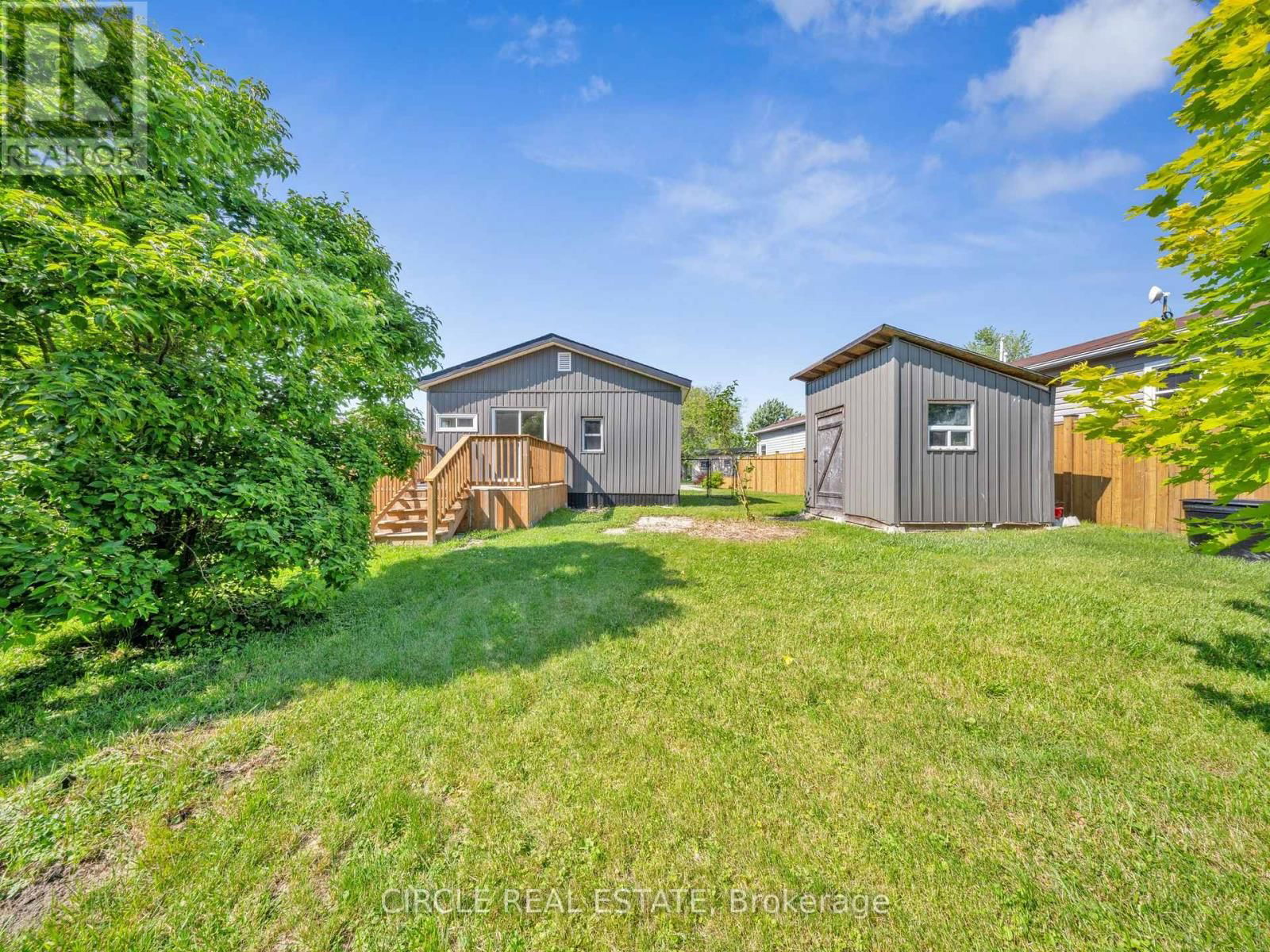 5 MAPLE DRIVE Image 11