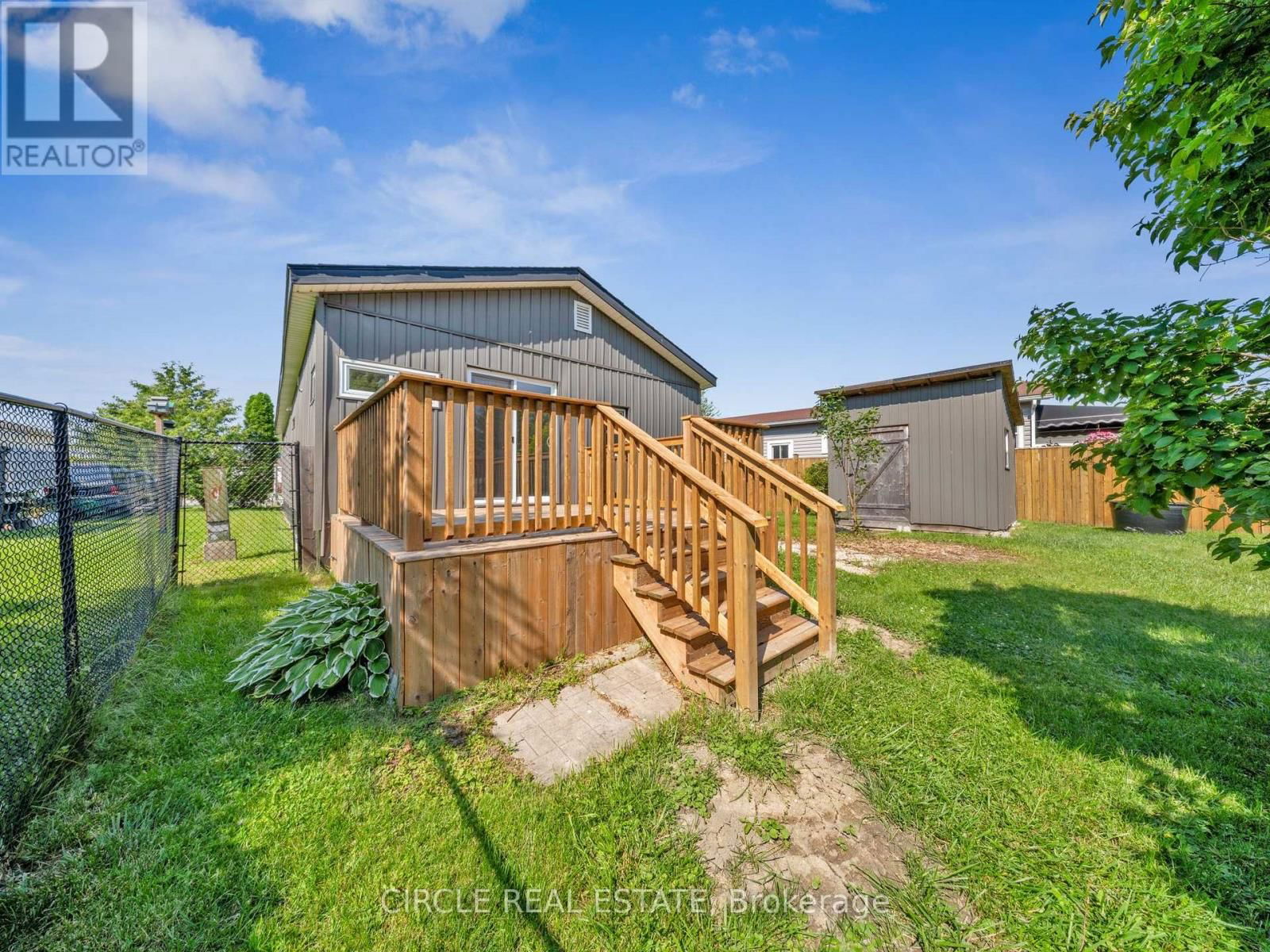 5 MAPLE DRIVE Image 13