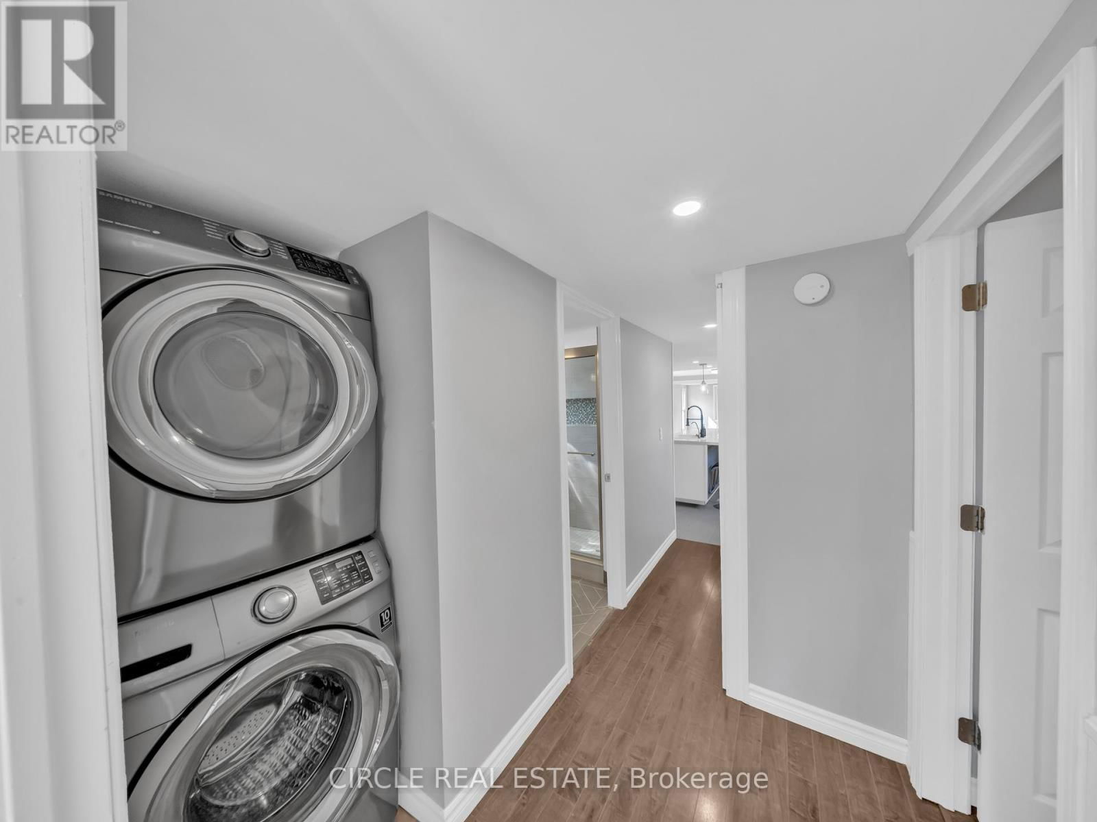 5 MAPLE DRIVE Image 25