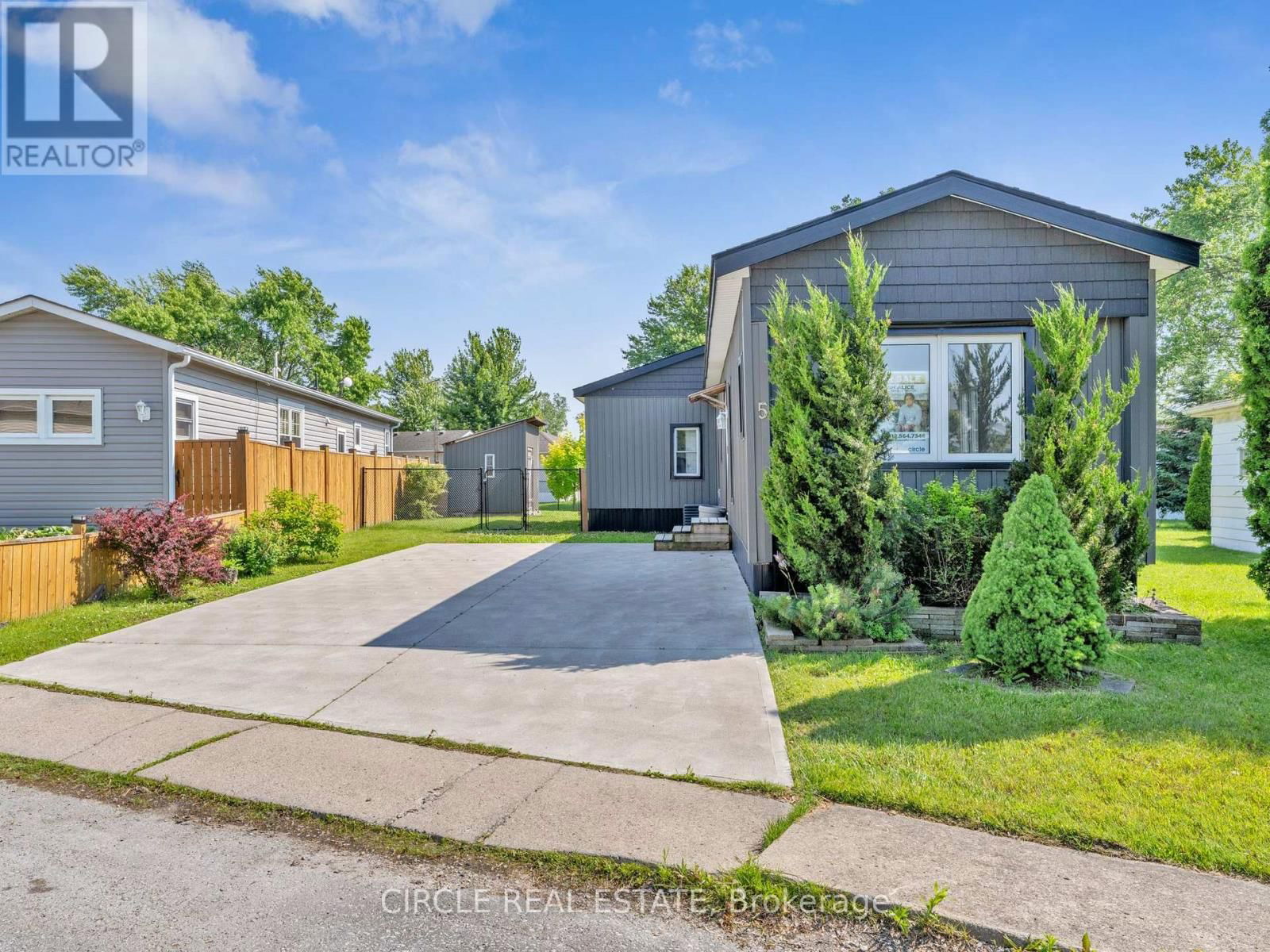 5 MAPLE DRIVE Image 3