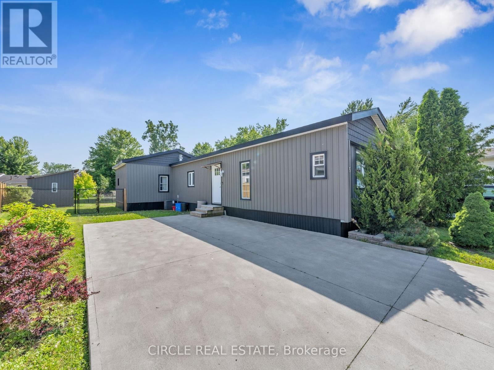 5 MAPLE DRIVE Image 4