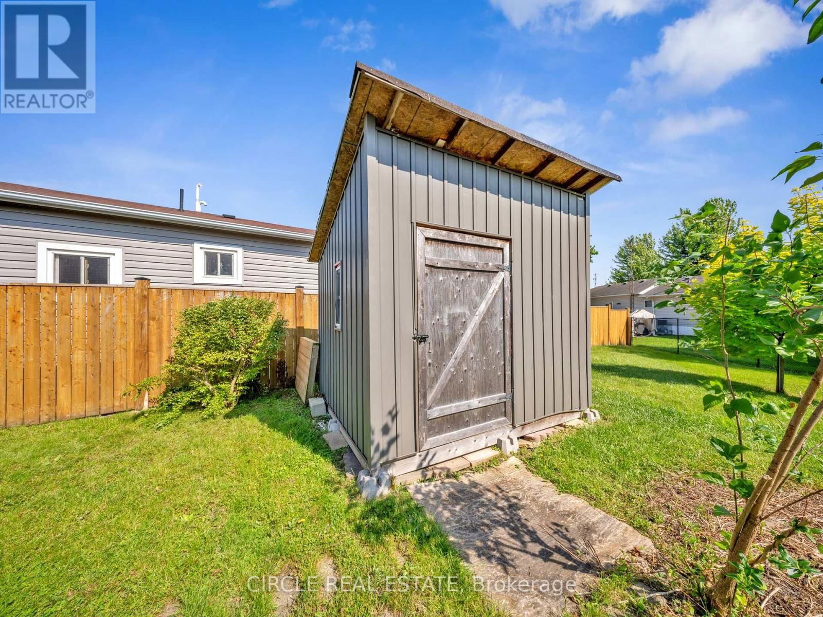 5 MAPLE DRIVE Image 7