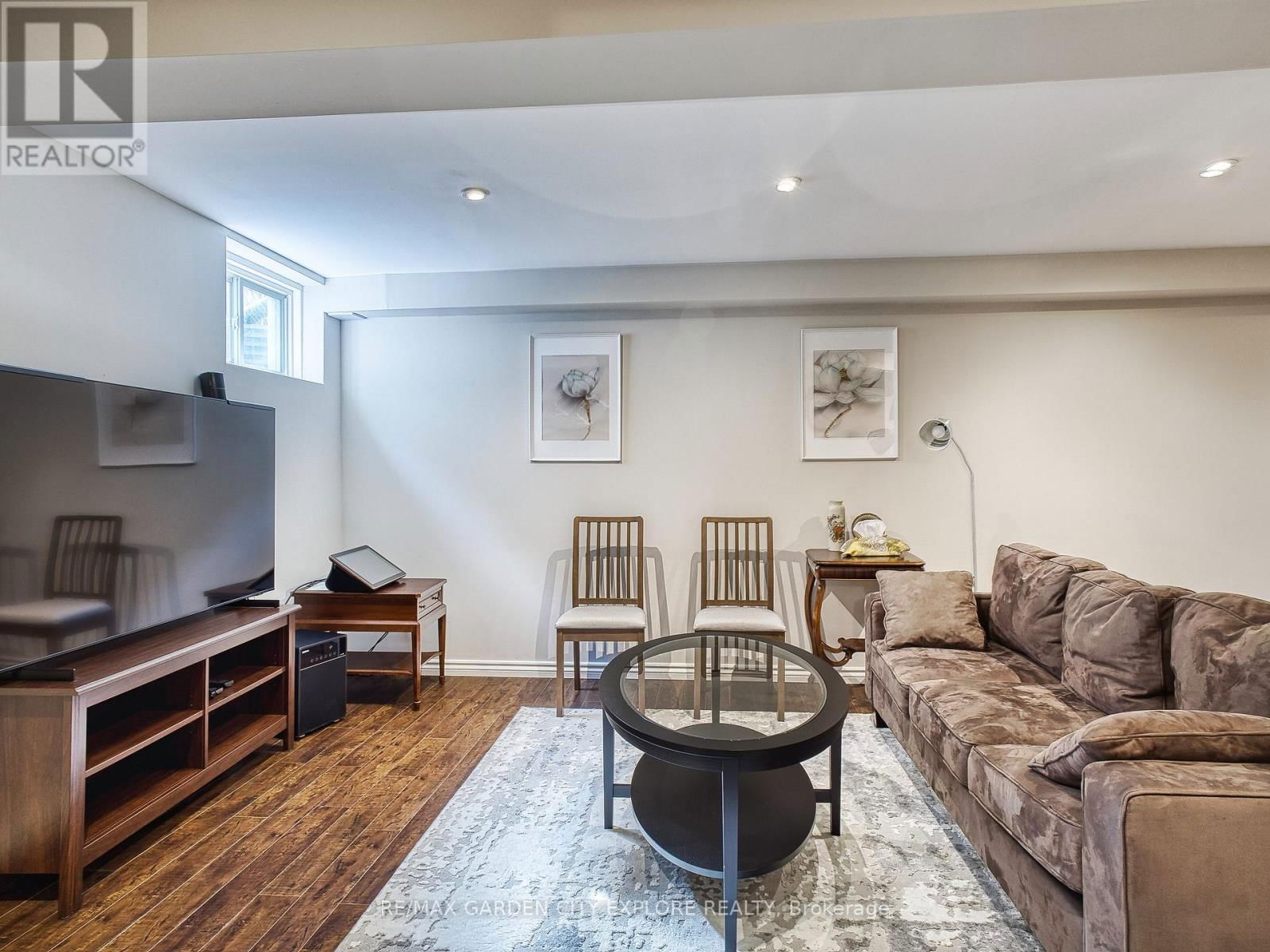 29 AGINCOURT CRESCENT Image 23