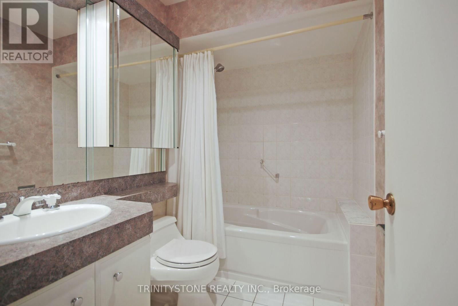 18 CHARING ROAD Image 34