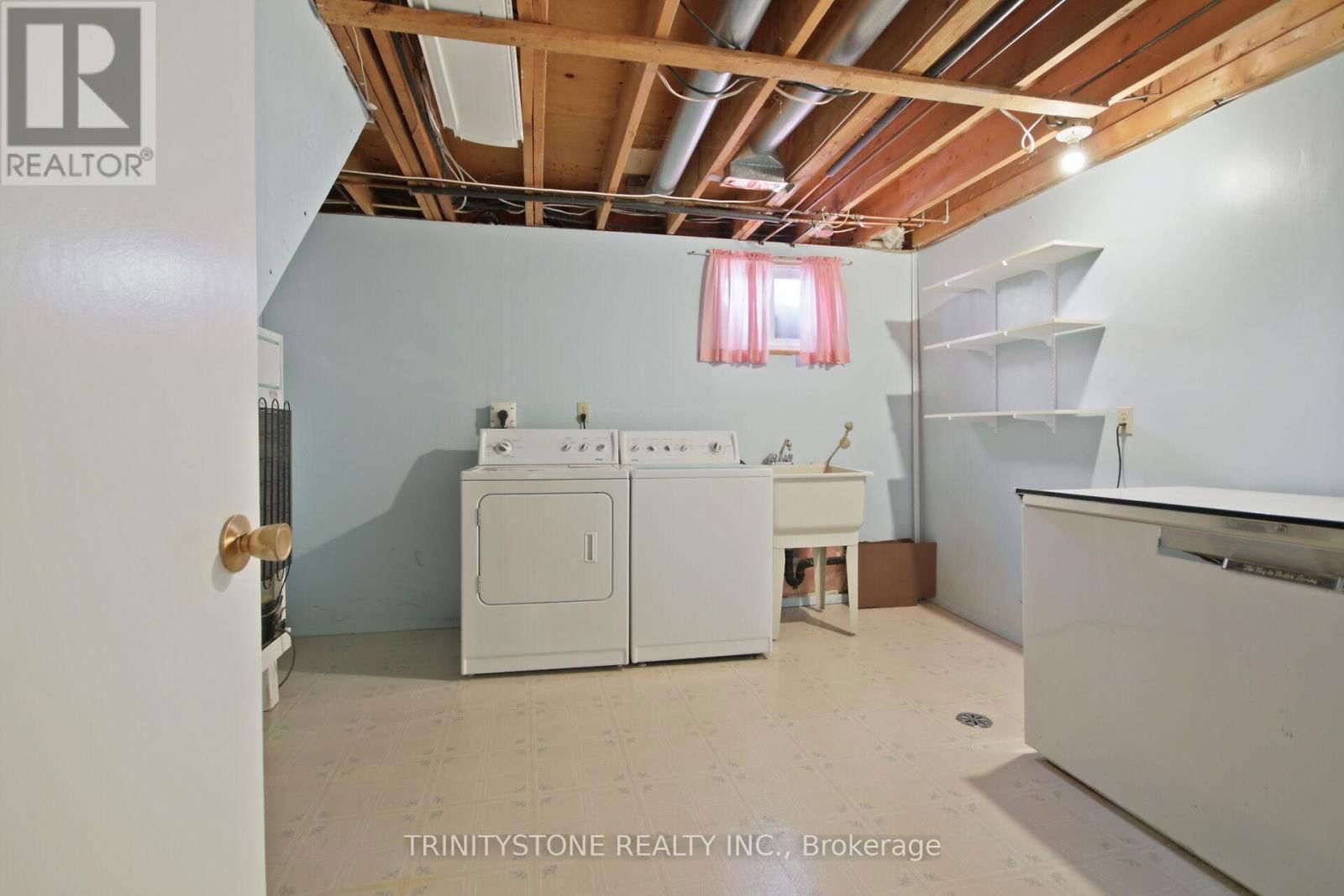 18 CHARING ROAD Image 41