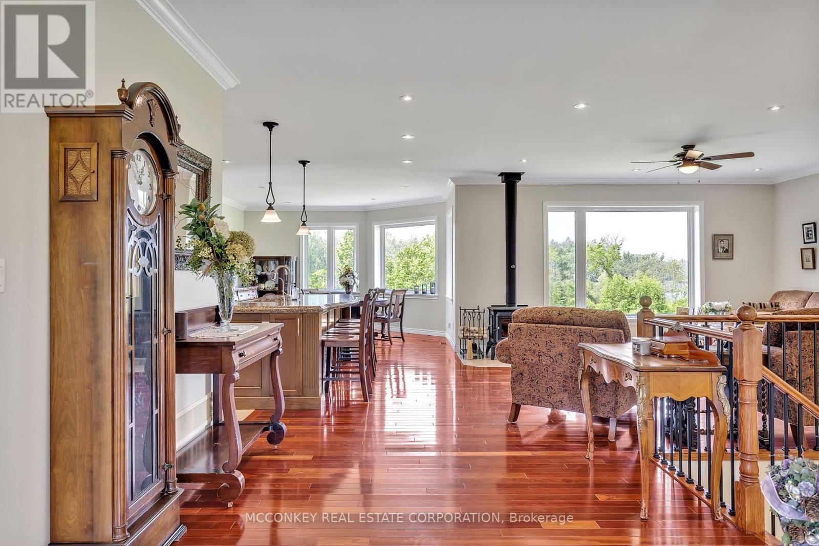 124 ALMEARA DRIVE Image 11