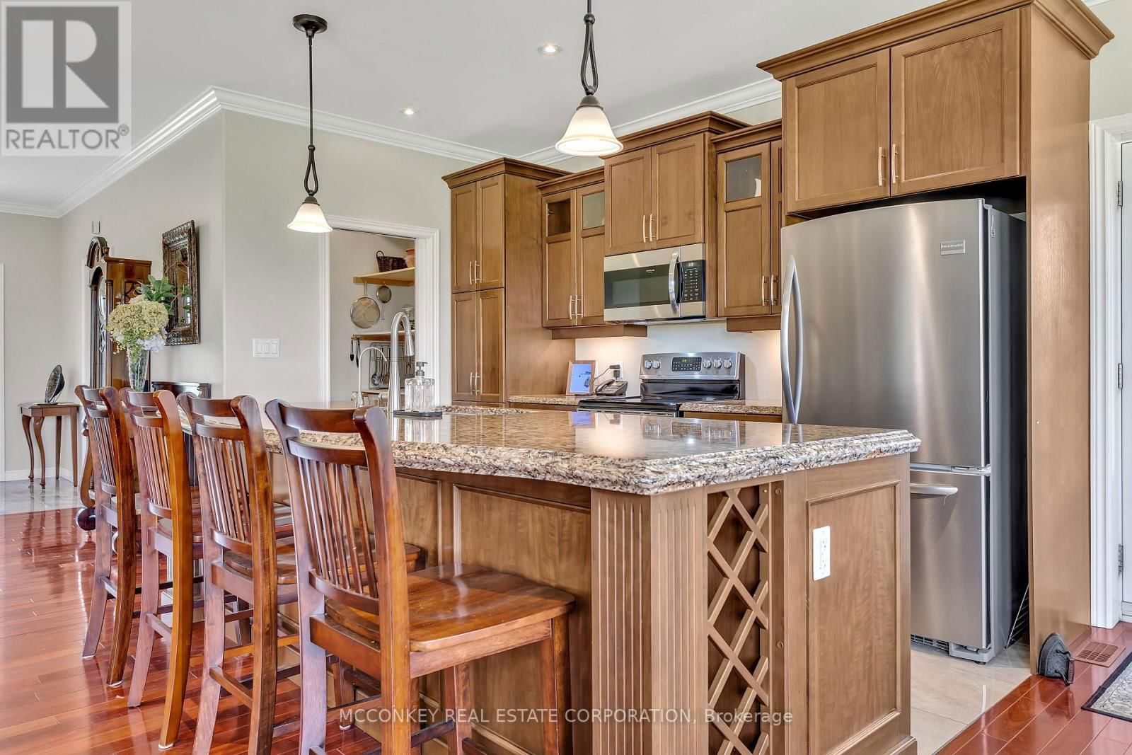 124 ALMEARA DRIVE Image 13