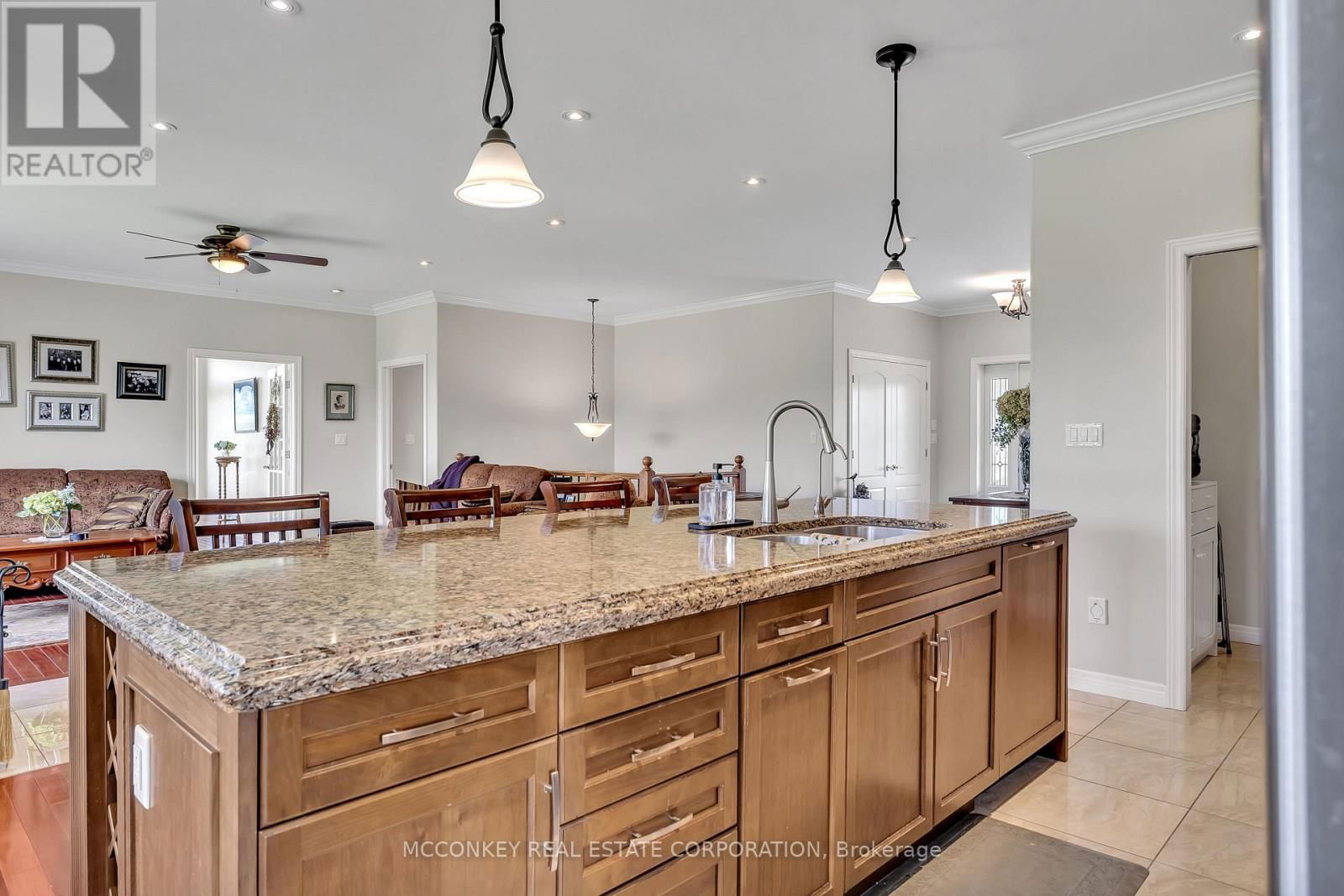 124 ALMEARA DRIVE Image 14