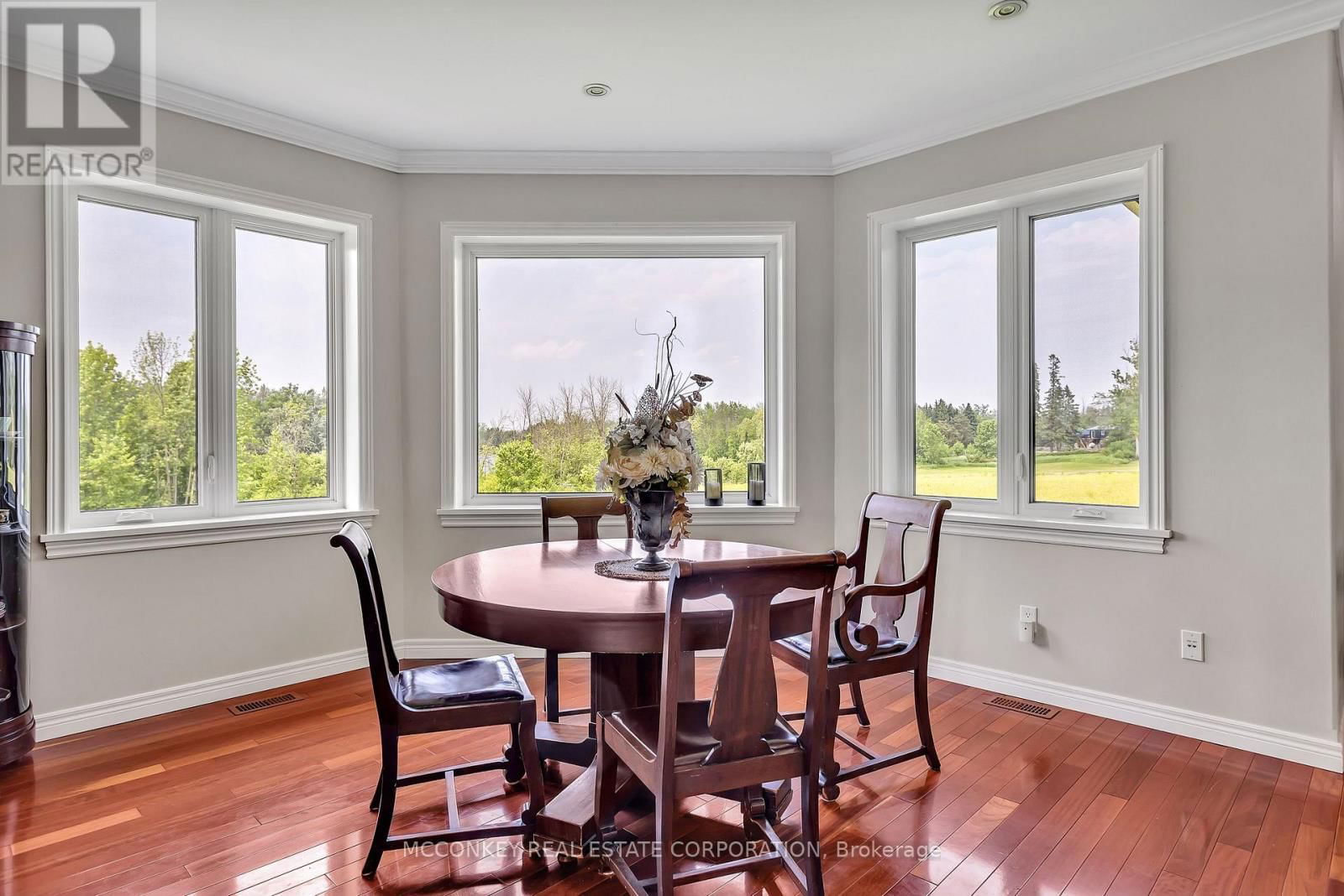 124 ALMEARA DRIVE Image 15