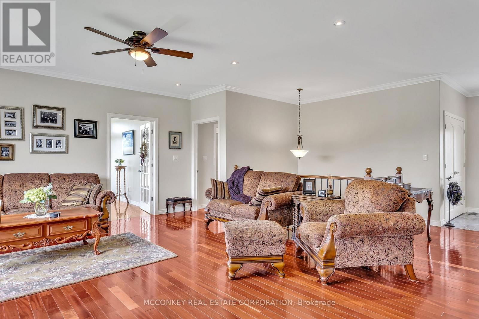 124 ALMEARA DRIVE Image 17
