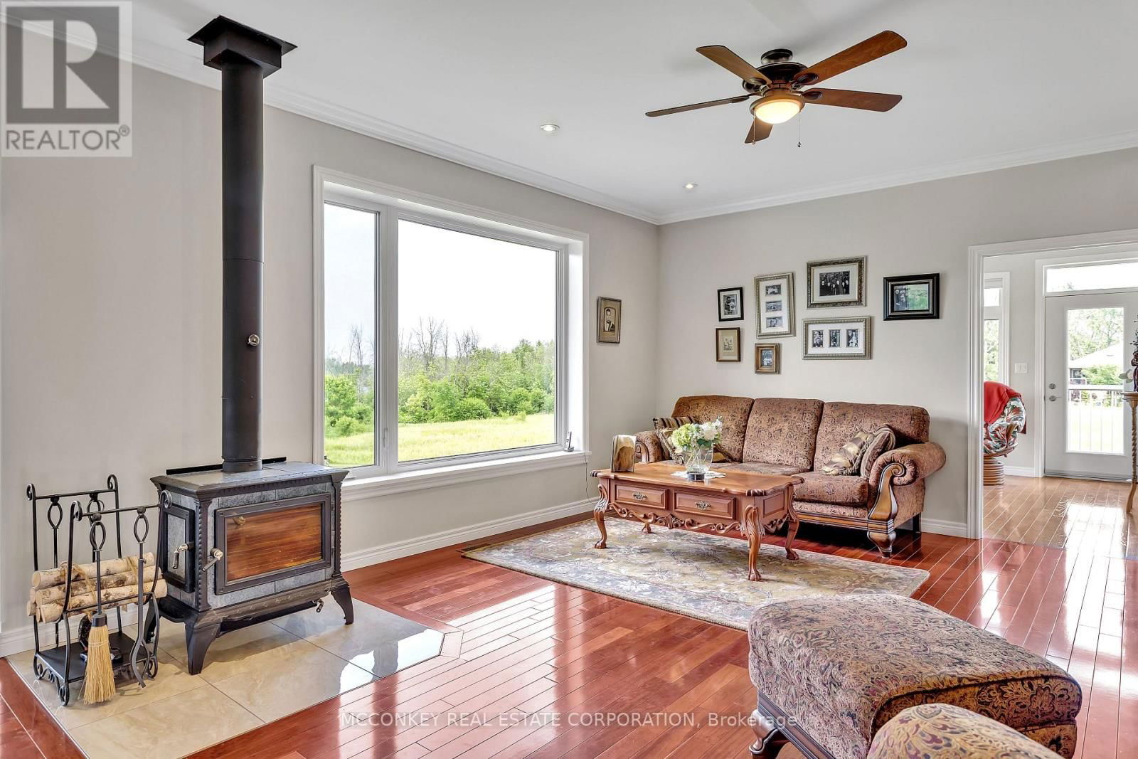 124 ALMEARA DRIVE Image 18