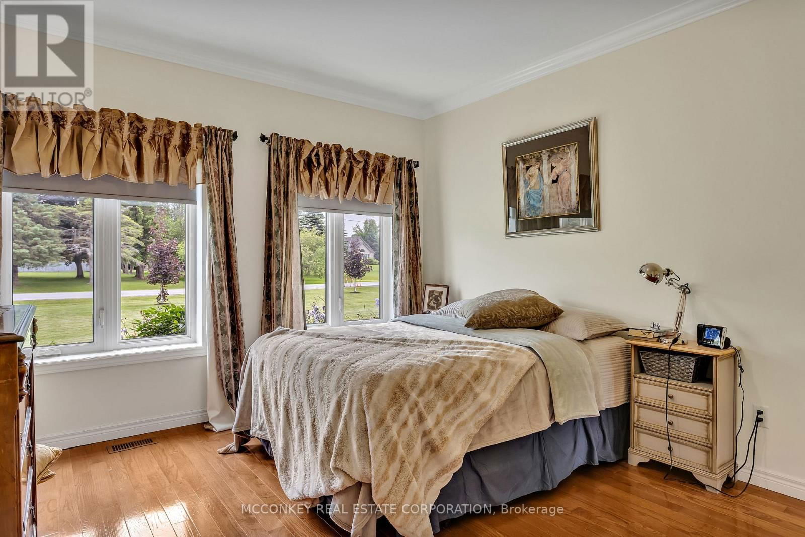 124 ALMEARA DRIVE Image 21