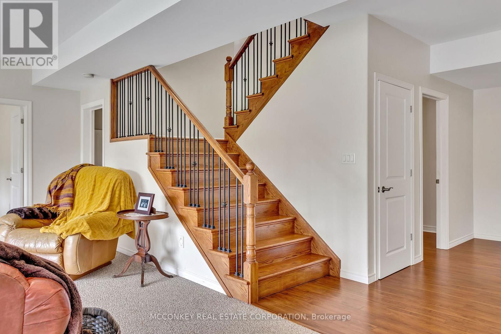 124 ALMEARA DRIVE Image 24