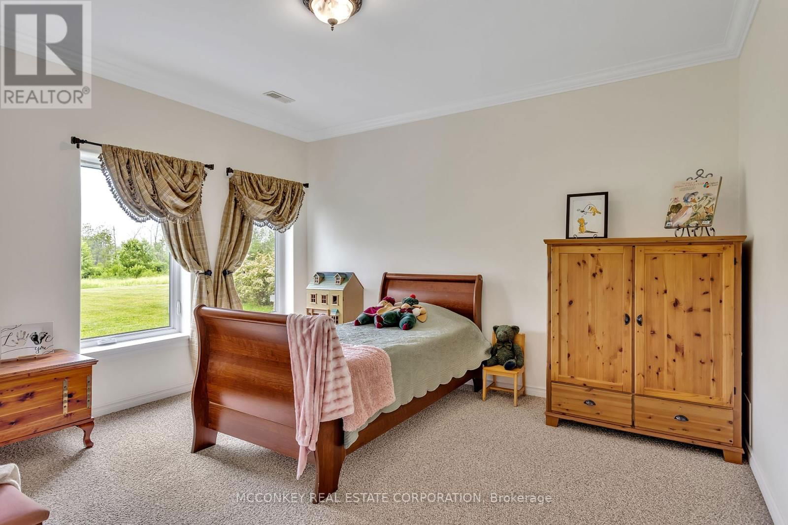 124 ALMEARA DRIVE Image 27