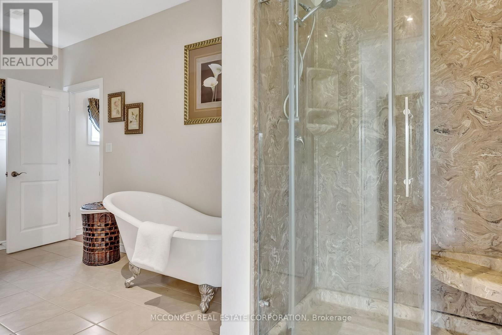 124 ALMEARA DRIVE Image 28