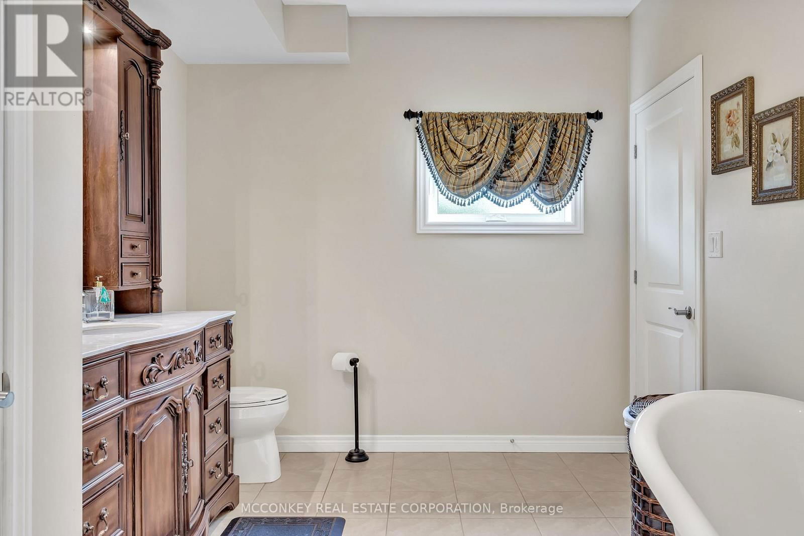 124 ALMEARA DRIVE Image 29