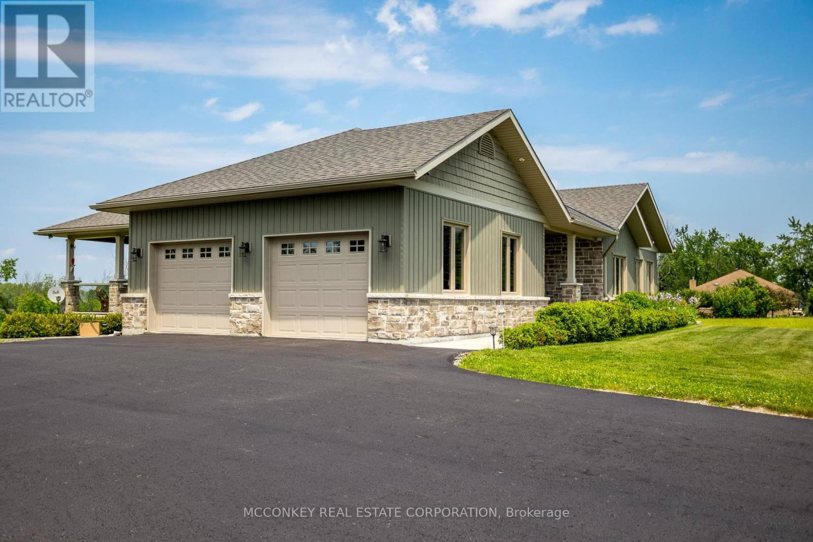 124 ALMEARA DRIVE Image 34
