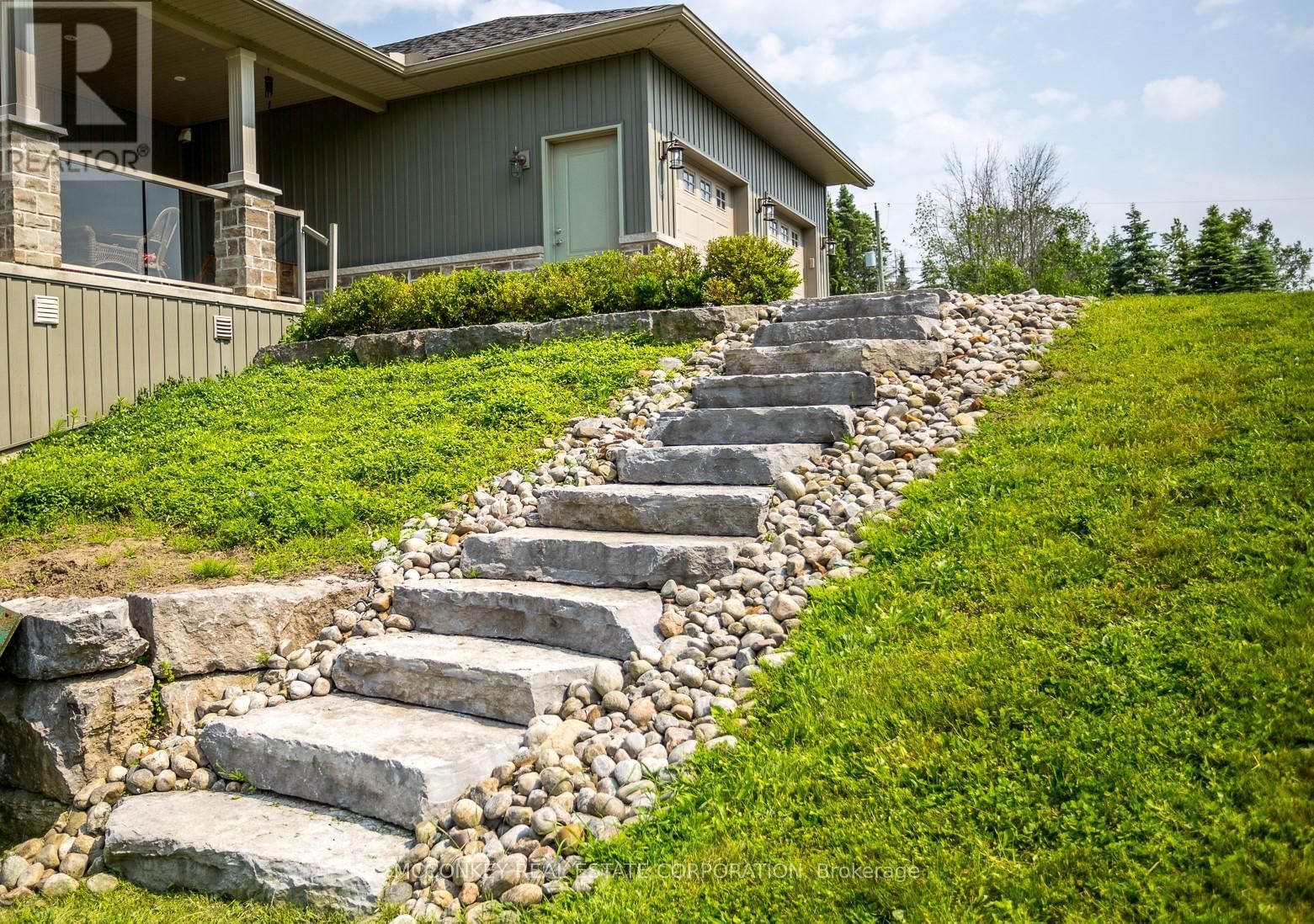 124 ALMEARA DRIVE Image 38