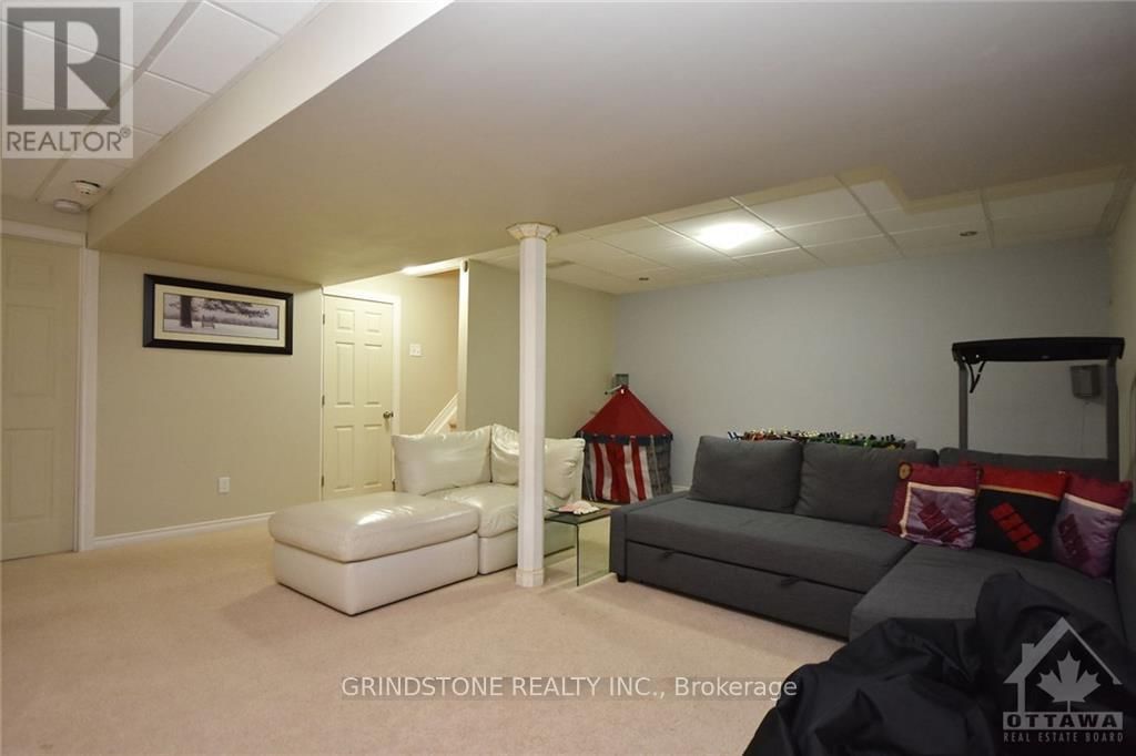 2414 NUTGROVE AVENUE Image 12