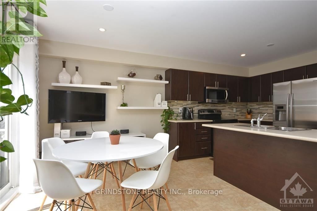 2414 NUTGROVE AVENUE Image 5