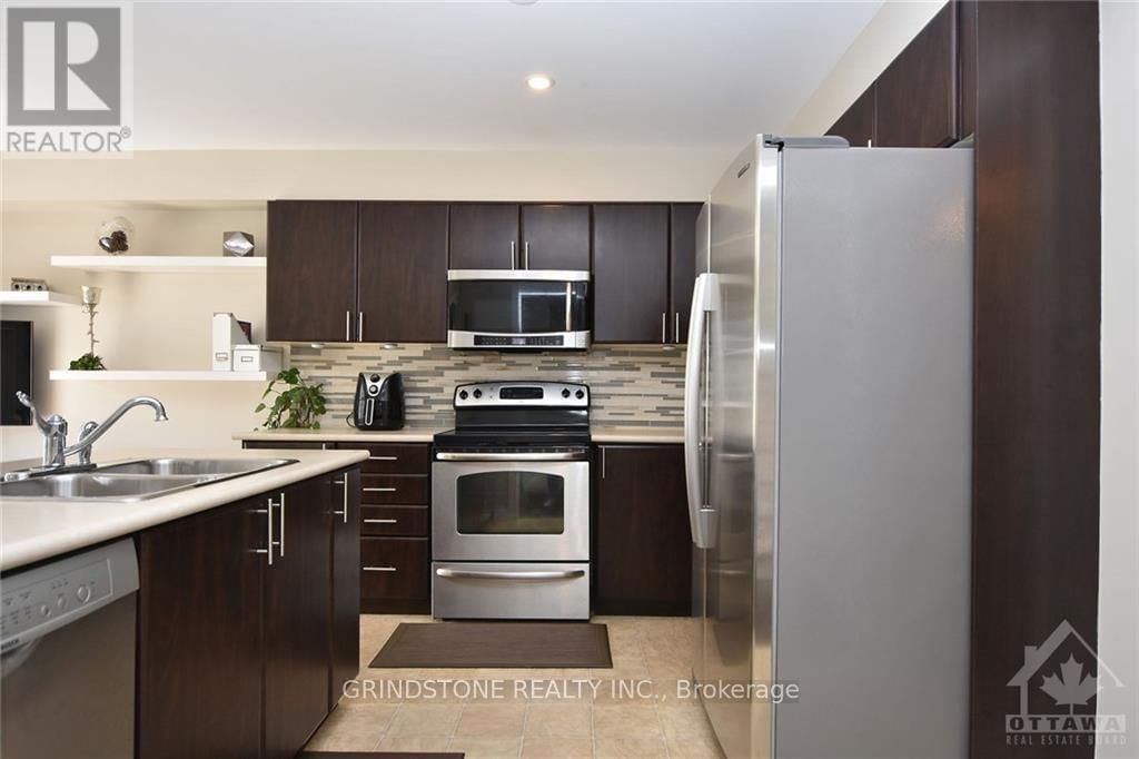 2414 NUTGROVE AVENUE Image 6