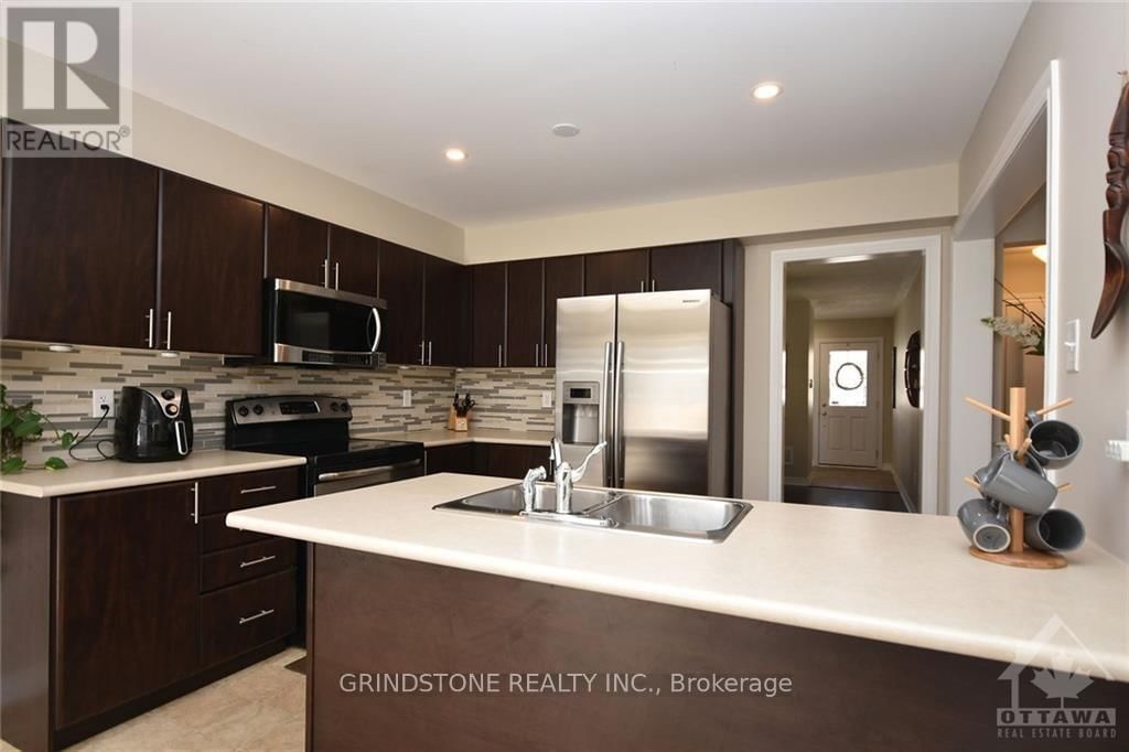 2414 NUTGROVE AVENUE Image 8