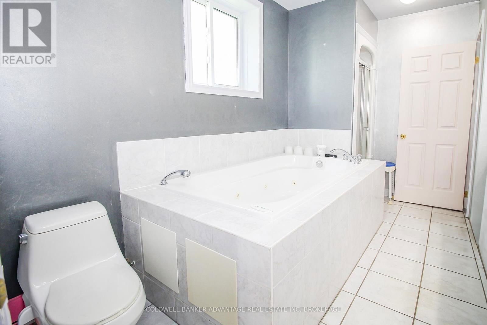 40 GRETEL DRIVE Image 23