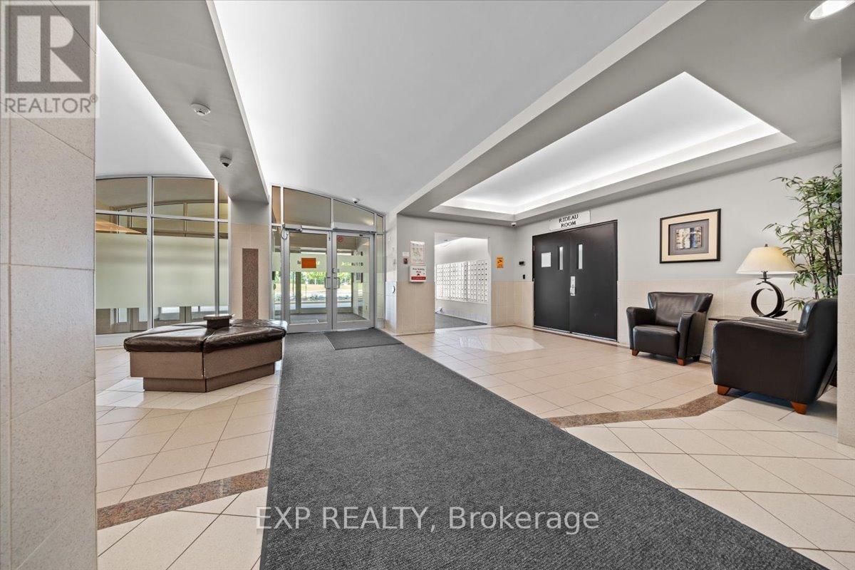 2509 - 900 DYNES ROAD Image 2