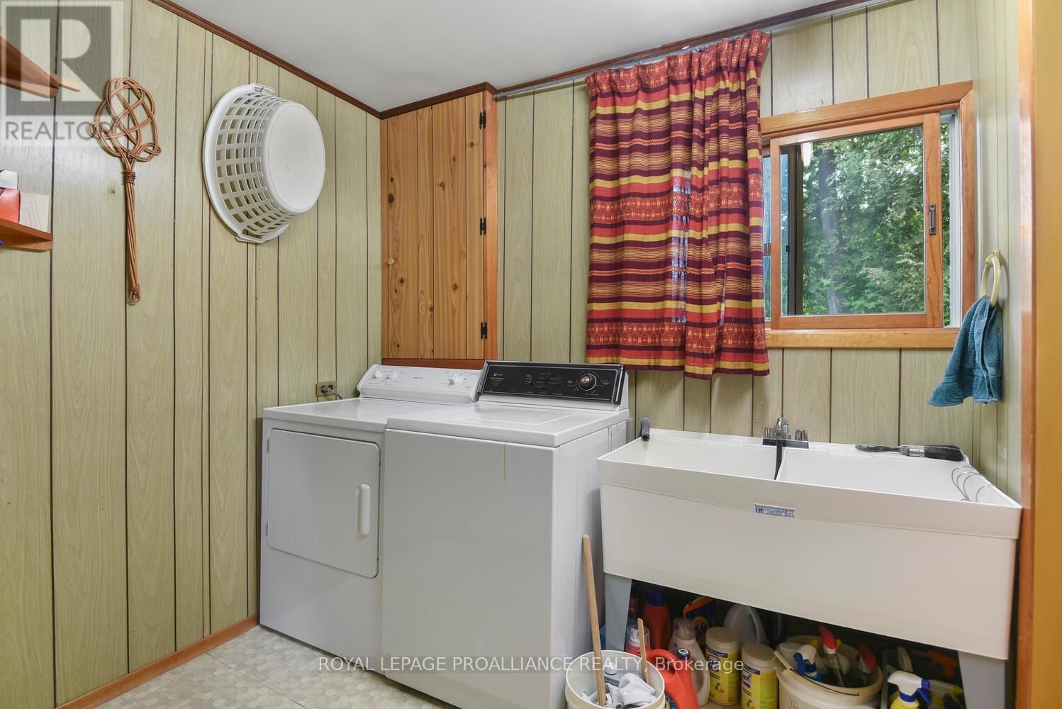 3646 MAPLE AVENUE Image 15