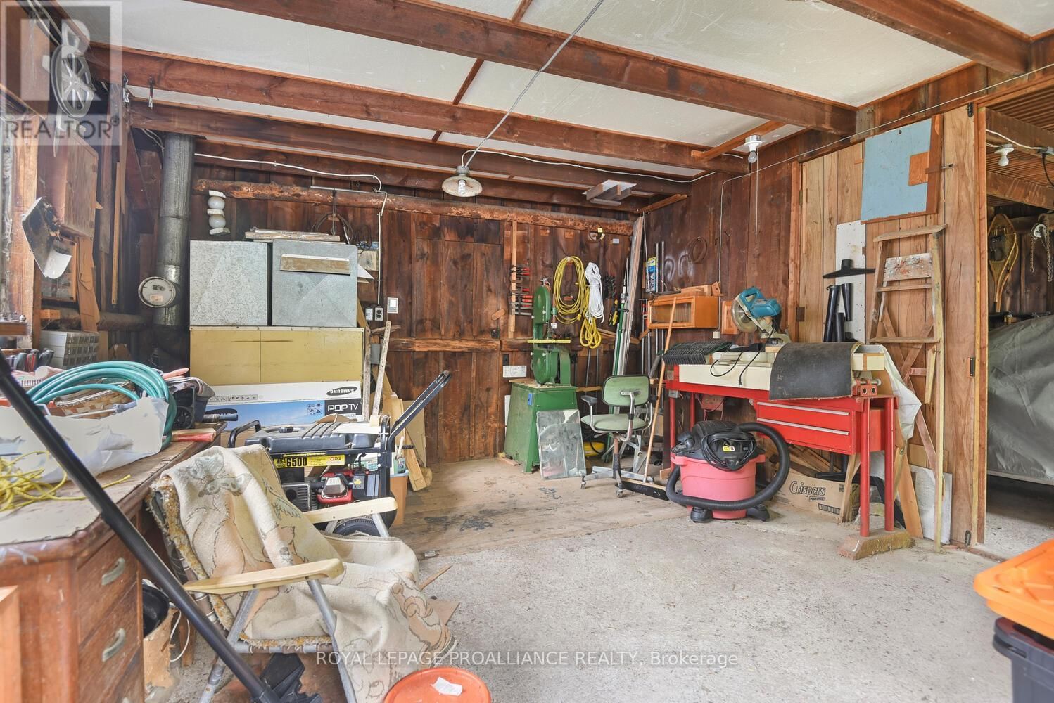 3646 MAPLE AVENUE Image 22