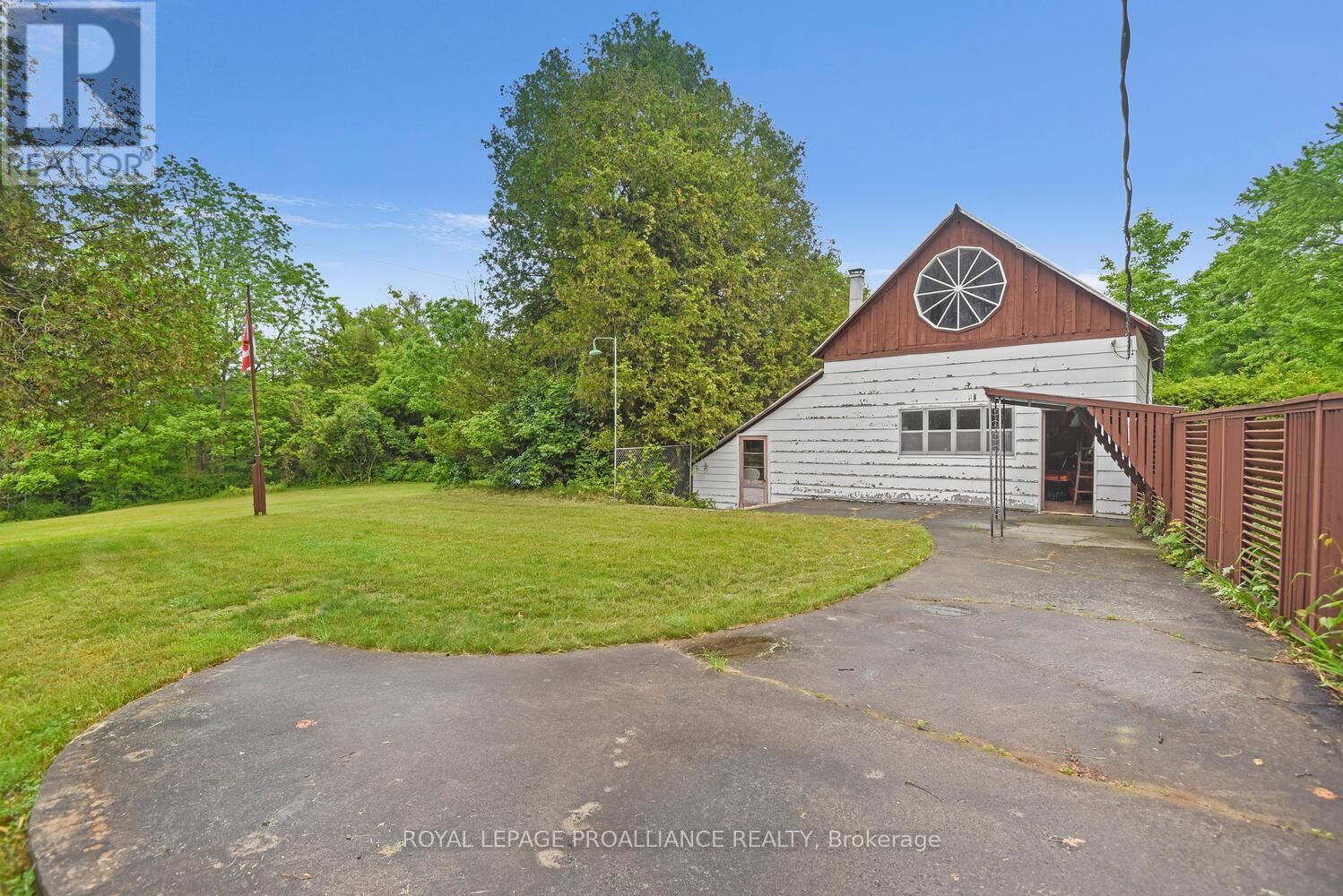 3646 MAPLE AVENUE Image 4