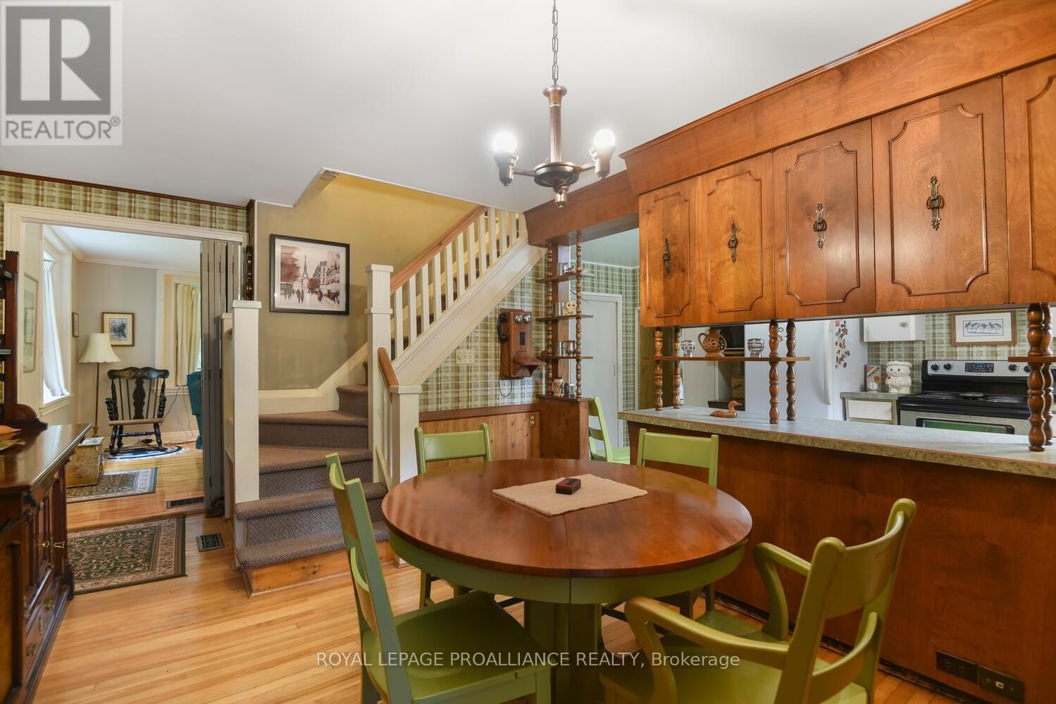 3646 MAPLE AVENUE Image 7
