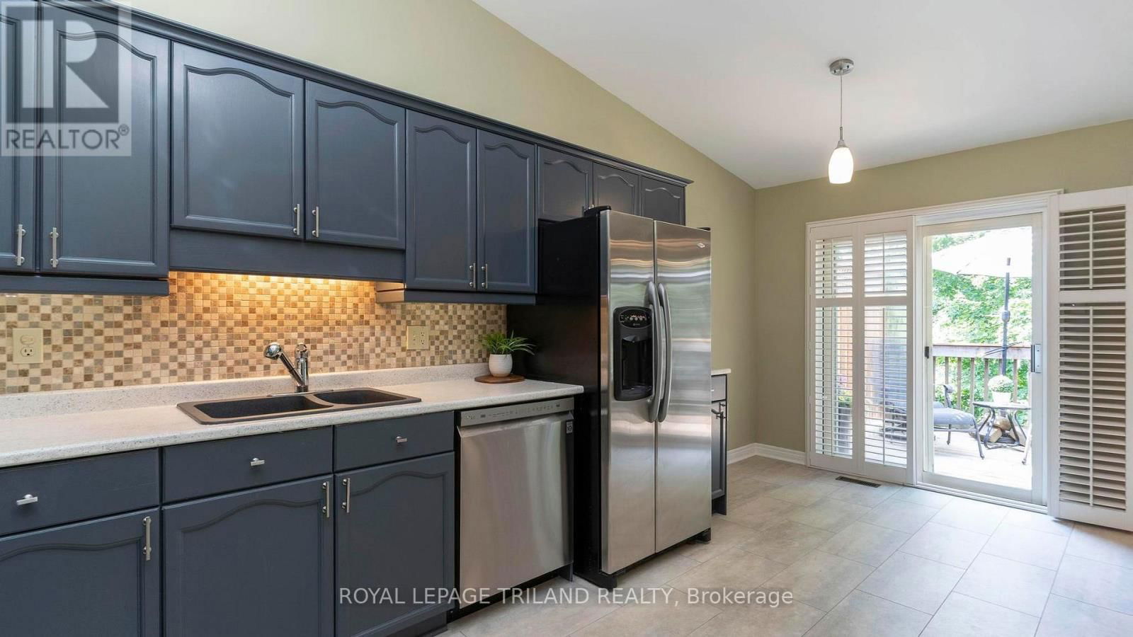 7 - 1241 HAMILTON ROAD Image 8