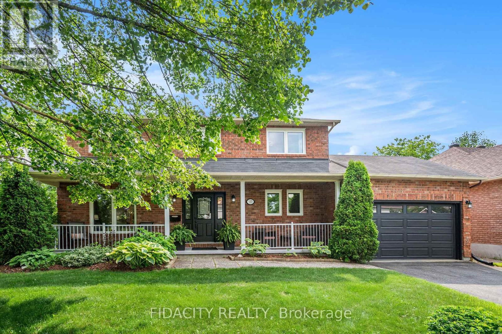 17 ALBURY CRESCENT Image 2