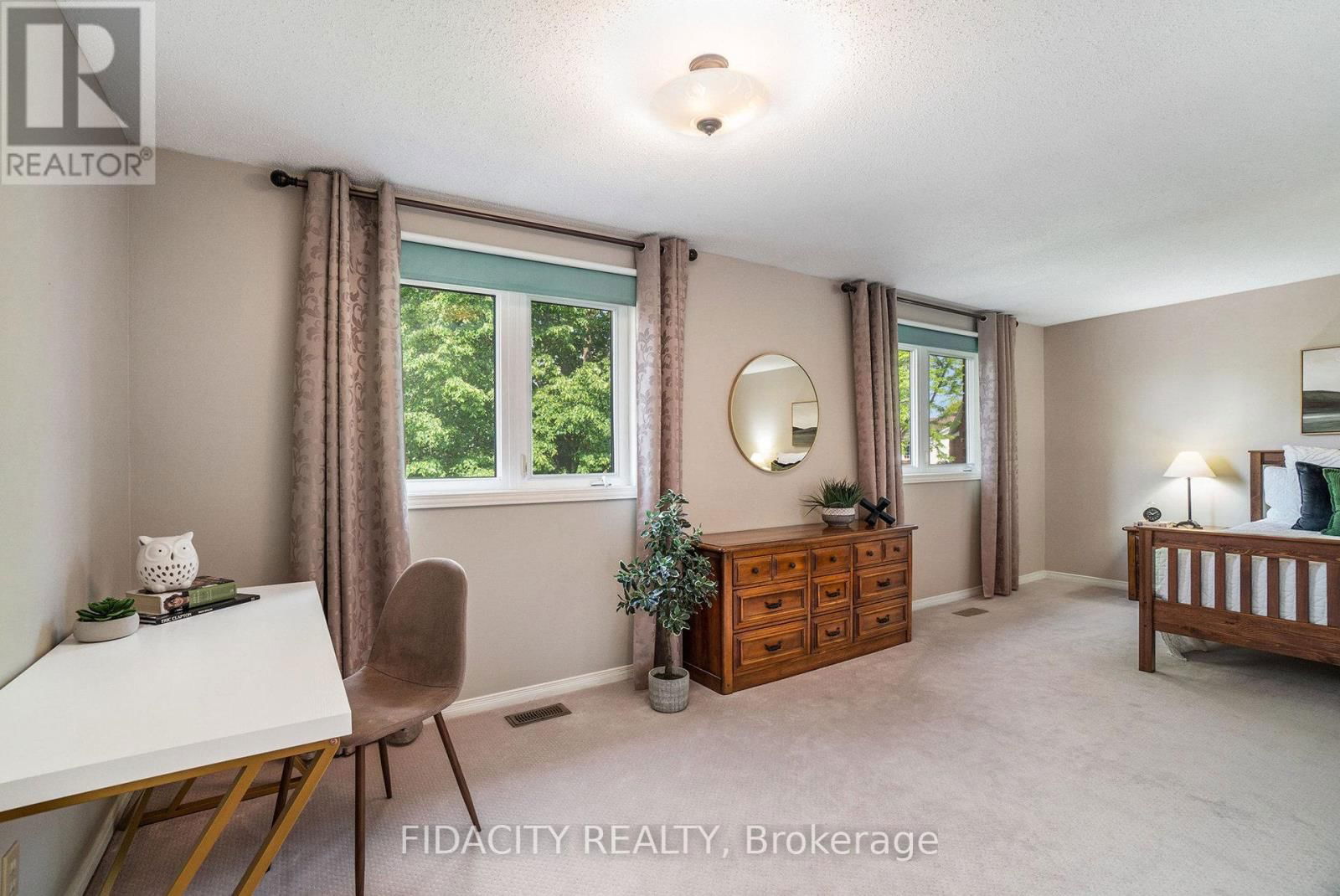 17 ALBURY CRESCENT Image 20
