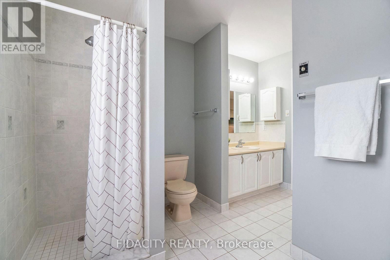 17 ALBURY CRESCENT Image 24