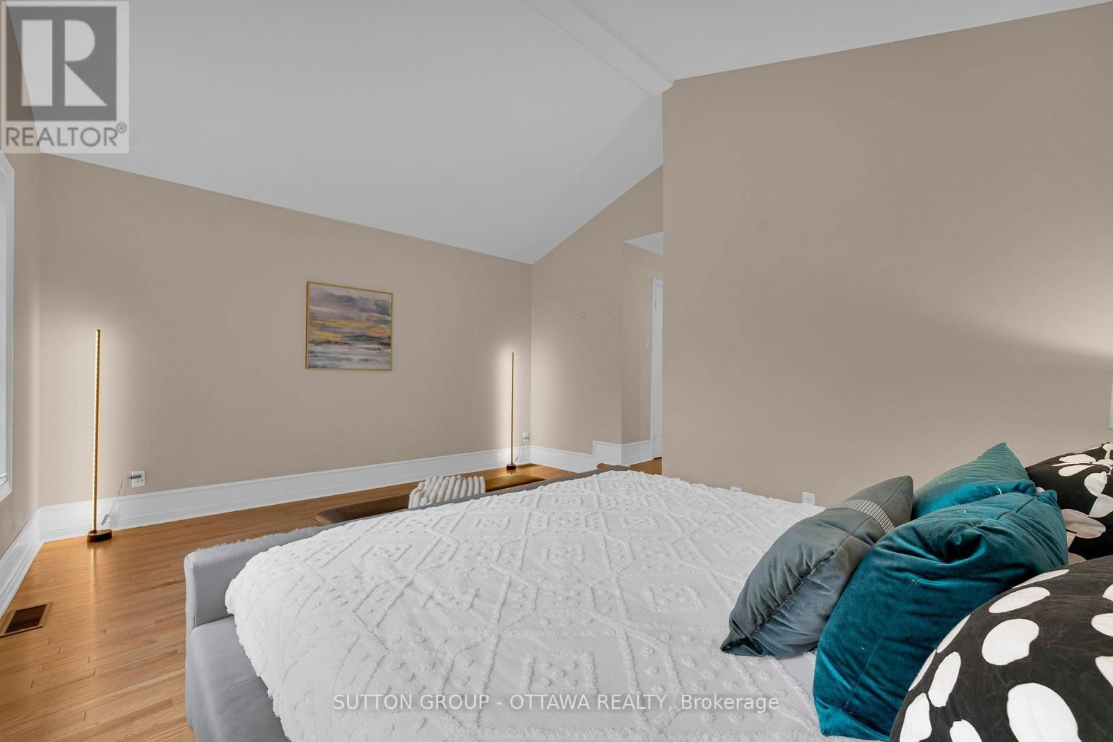 8 DUNN STREET Image 25
