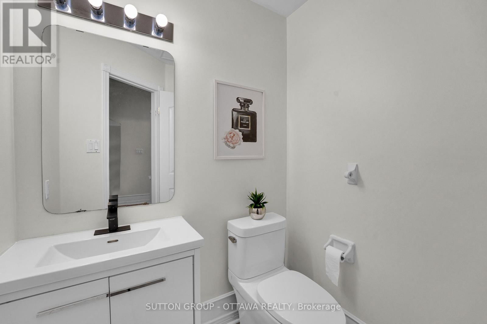 8 DUNN STREET Image 42
