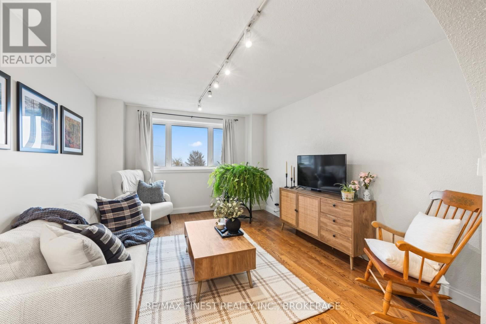 589 KING STREET WEST Image 11