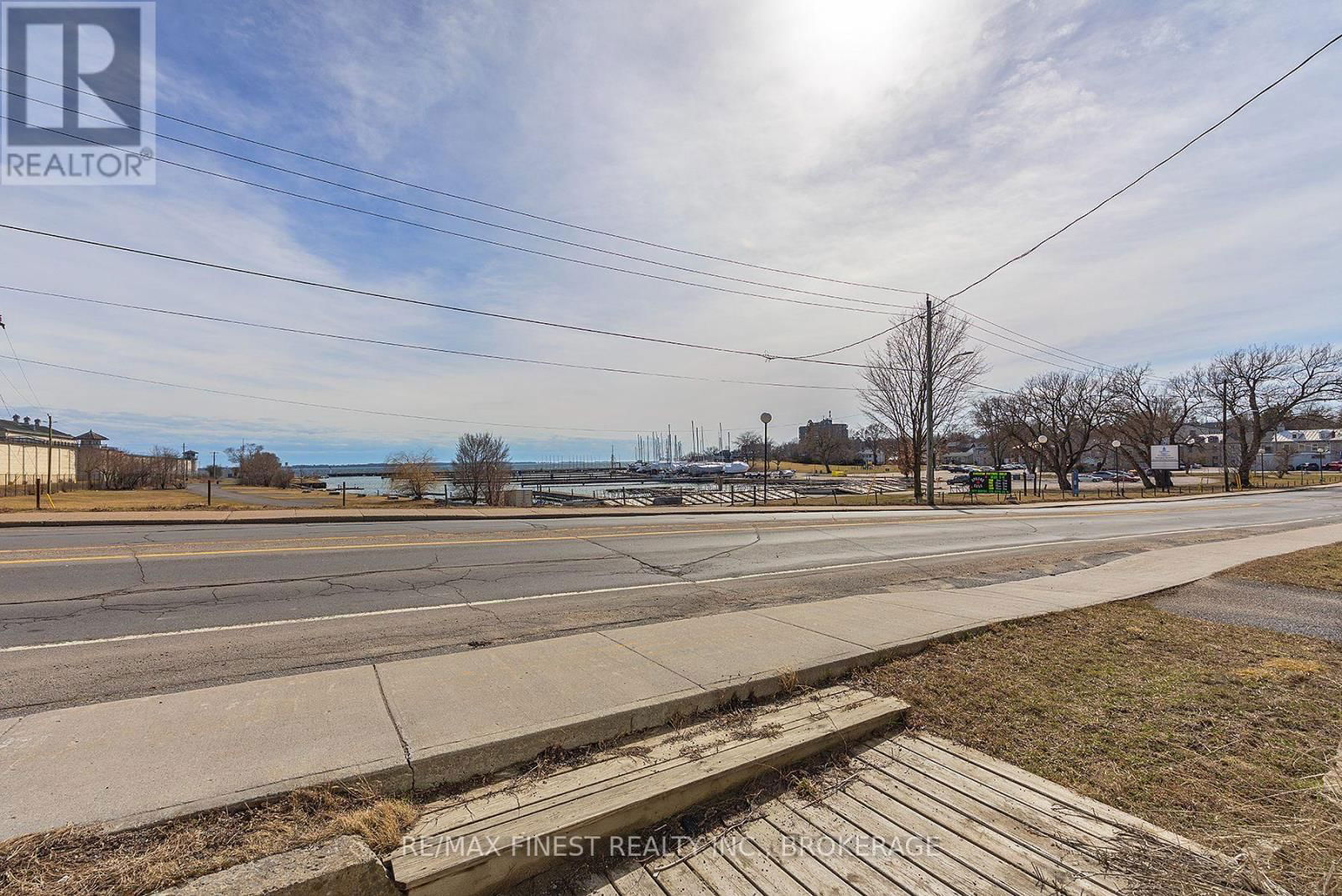 589 KING STREET WEST Image 31